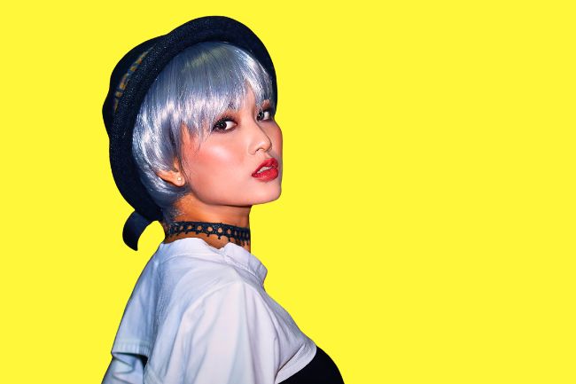 Moda e cabelos grisalhos: como o visual influencia no estilo e nas escolhas de look Moda e cabelos grisalhos como o visual influencia no estilo e nas escolhas de look